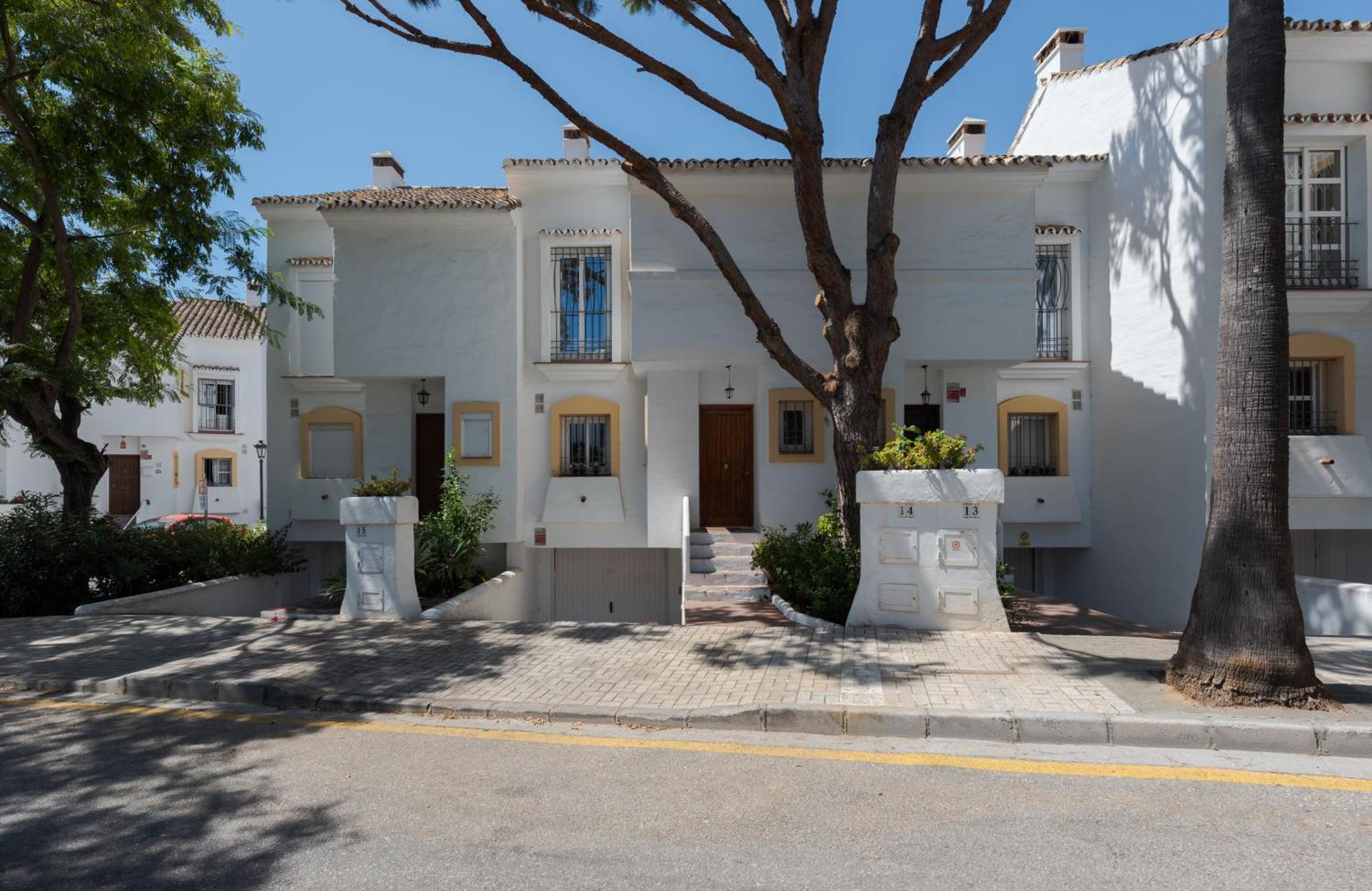 Wintowinrentals Townhouse, Pool & Beach Marbella Eksteriør bilde